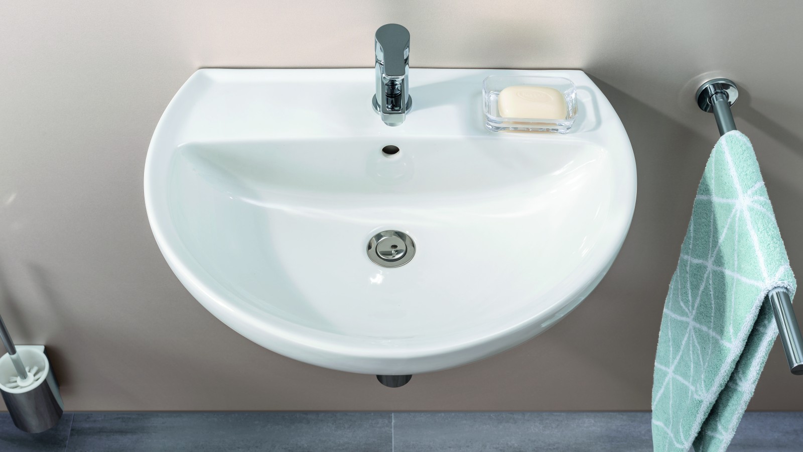 Twyford Alcona single tap hole washbasin